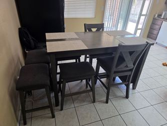 Dining room table