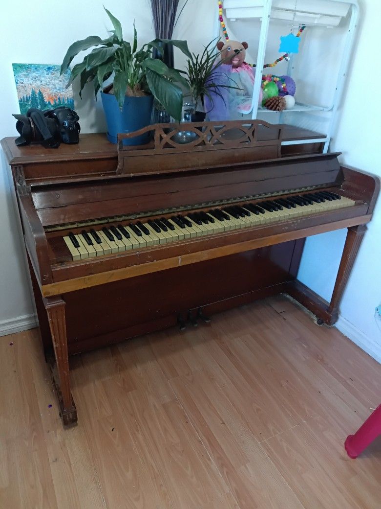 Free Piano