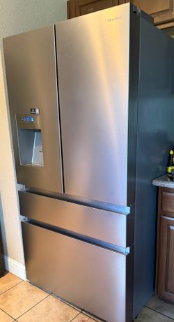 Refrigerador semi -nuevo