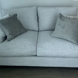 ✨ Harper Down Loveseat – Like New! (Living Spaces) ✨