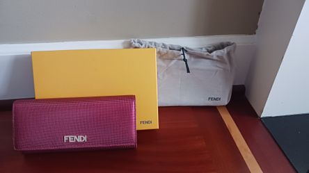 Luxury Brand Accessory- Fendi Woman Wallet