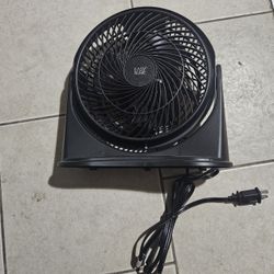 9 Inch Desk Fan Black 