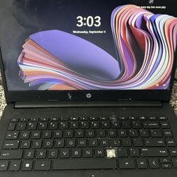 HP LAPTOP , BLACK 11inch 