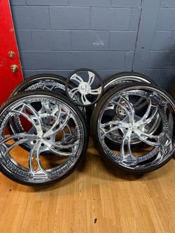28 inch brushed polished forgiato rims Tires matching Steering Wheel