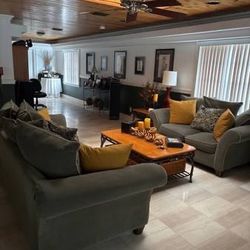 Family Room Furniture 