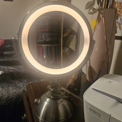 CONAIR Illuminated 9" Dbl-sided Lighted Vanity Mirror-5X/1X Magnif.