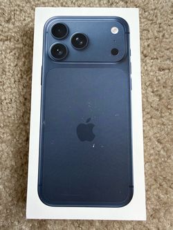 iPhone 17 Pro Max (Deep Blue)