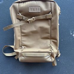 YETI Crossroads Backpack 22 L