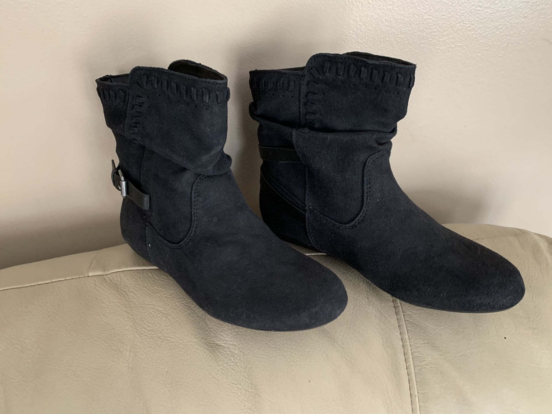 Girls boots (New!)