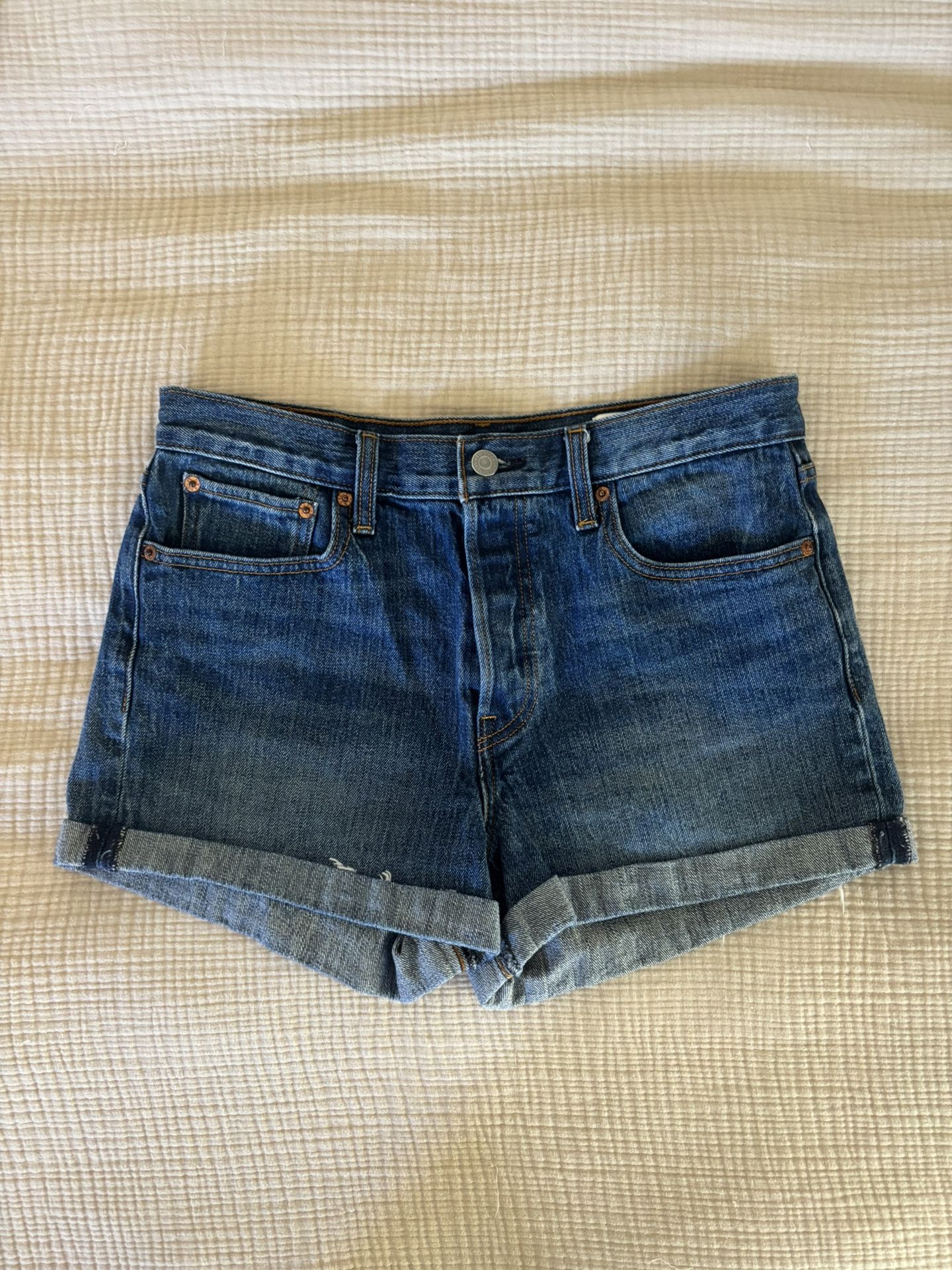 Levi’s White Oak Cone Denim Shorts – Size 31