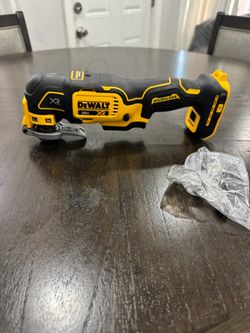 DEWALT 20V MAX XR Cordless Brushless 3-Speed Oscillating Multi Tool (Tool Only)