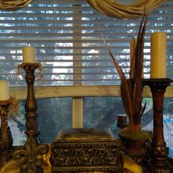 Decorations Different Prices 