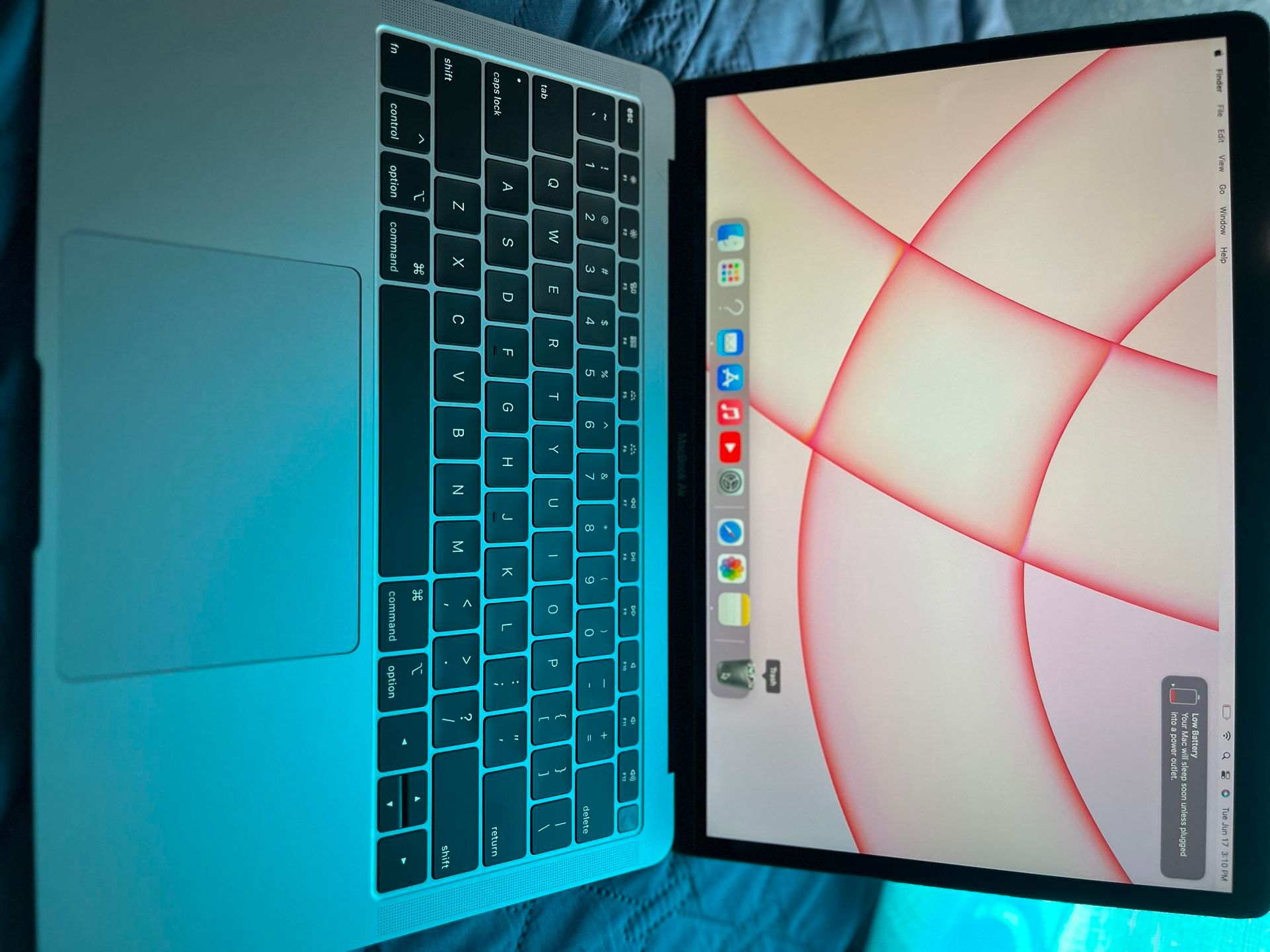 2019 Macbook Air 13in 128GB no