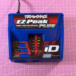 Traxxas EZ-Peak Plus NiMH/LiPo Fast Charger