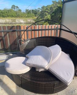 Patio Furniture Good Condition