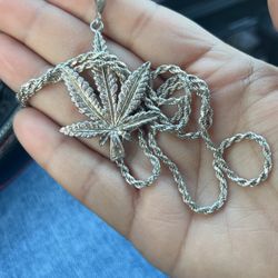 925 Marijuana Pendant And Chain 