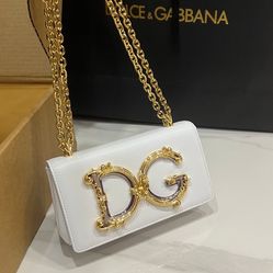 Girl’s Leather Shoulder Bag- Pristine (Full Set) $500