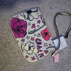 Coach Poppy Floral Petal Heart Signature Wristlet Wallet Purse 44900