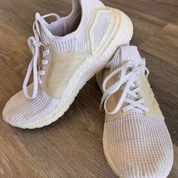Adidas Womens UltraBoost 19 G54015 Triple White Running Shoes Sneakers Size 8.5