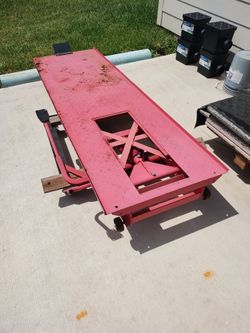 Motorcycle lift