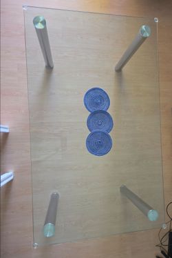 Glass dining table (Mesa de comedor de vidirio)