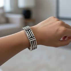 🩶TORY BURCH x FITBIT🩶Silver Hinged Bangle with COA & Dust Bag/EUC