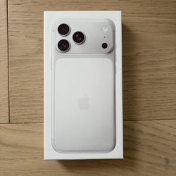 iPhone 17 Pro Max Silver