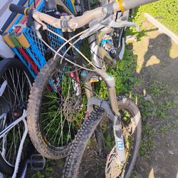 Specialized Mountain Bike Full Suspension 