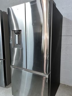 Samsung - 30 in. Wide 22 cu. ft. 3-Door French Door Smart Refrigerator with External Water Dispenser - Stainless Steel