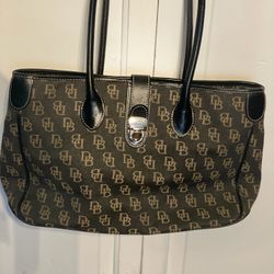 Dooney And Bourke Purse