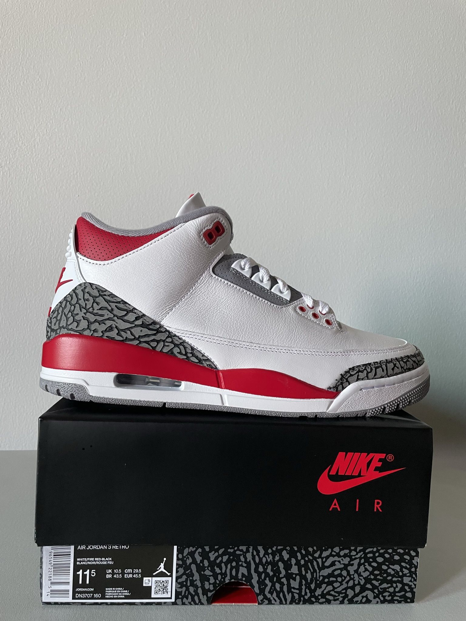 Jordan 3 Fire Red - 11 & 11.5M