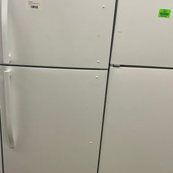 VISSANI MDTF18WH 18.0 cu. ft. Top Freezer Refrigerator