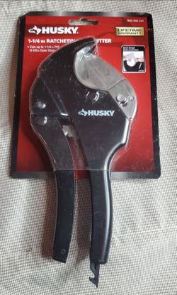 Husky 1-1/4 in Ratcheting PVC Pipe Cutter