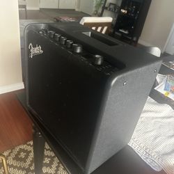 Fender Mustang lt25 