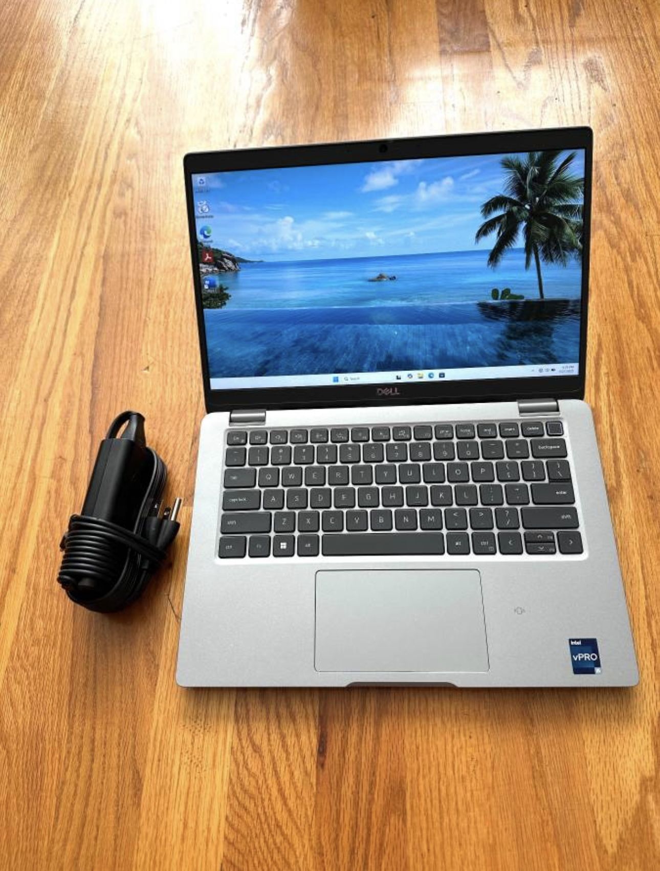 13.3 inches Dell Latitude 5340 Laptop Win11 Pro i5 1345U 10-Cores @1.6Ghz SSD 256Gb RAM 16Gb Microsoft Office 2021 - Product 2023 Warranty 11/2026