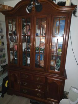 Ethan Allen China Cabinet Perfect Condition