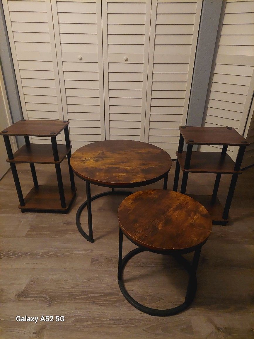 2 small matching cofee tables and 2 matching end tables