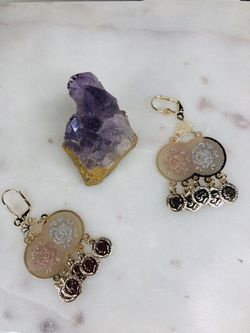 Filigree tricolor earrings