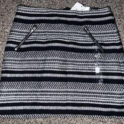 NWT B&W Skirt Divided Brand Sz 2  READ  BELOW