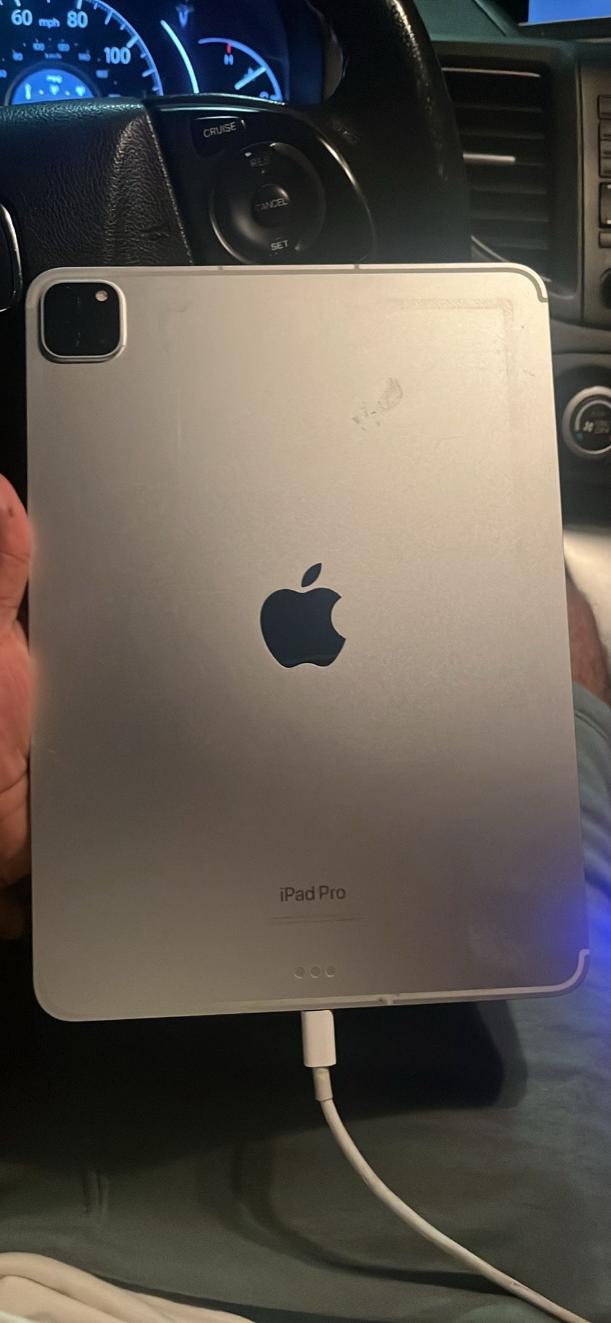 Apple iPad Pro Model 2435