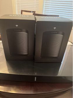 Sonos Play:1 set. Two speakers and sound bar