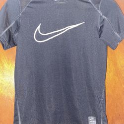 Nike Boys Shirt Size Medium 