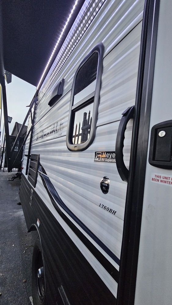 Rv Travel Trailer 17 Pies Con Slide Out 2021