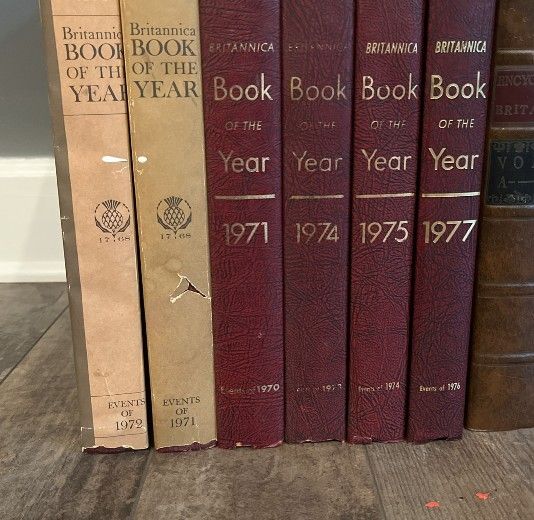 Full Set 1970’s Briannica Encyclopedia Set & Extra