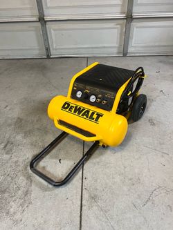 DEWALT 4.5 Gal. Portable Electric Air Compressor 225 PSI