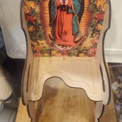 Nino Dios Large Chair 19in Tall
