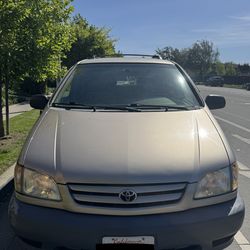 2003 Toyota sienna CE
