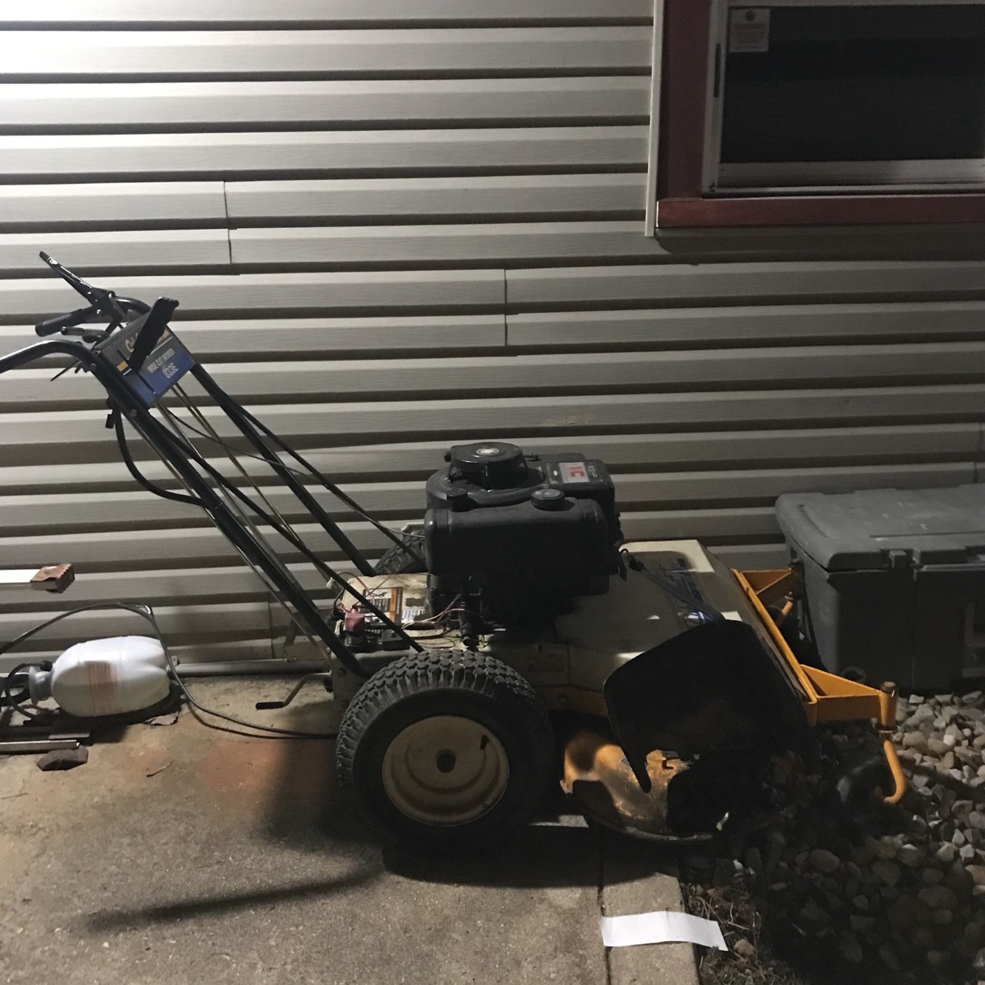 Just Serviced ! Cub Cadet Lawn Mower Wide Cut Mower 833E Briggs And Straton