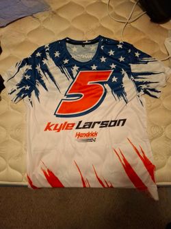 XL Men's Klye Larson shirt