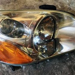 2003, 2004 ,2005 Honda Pilot Headlight Passenger Right RH Halogen OEM